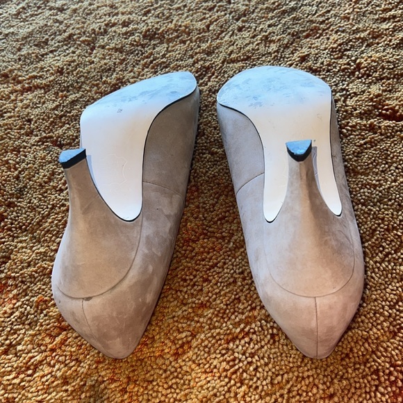 Women Classy Office Work Professional Pumps Kitten Low Heels V-Cut Slip - Picture 4 of 6